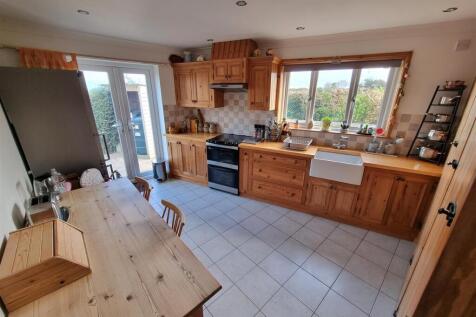 Kitchen & dining.jpg