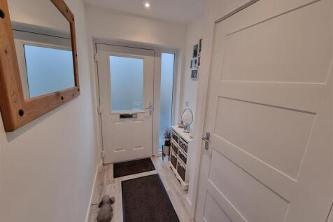 Entrance Hillway.jpg