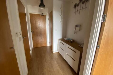 210 Lyon Hallway