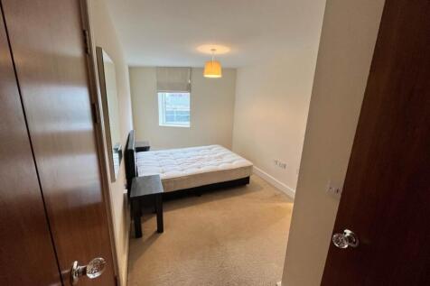347 Vega-bedroom 2