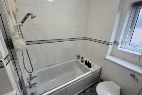 16 Arundel-Bathroom