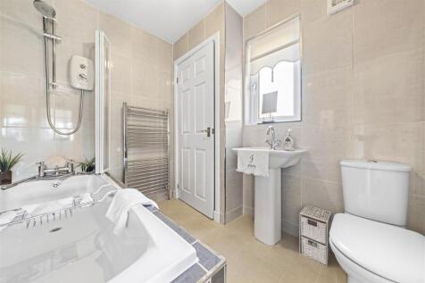 Bathroom.JPG