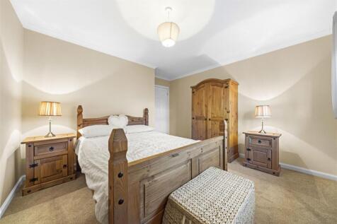 Bedroom 5 (2).JPG