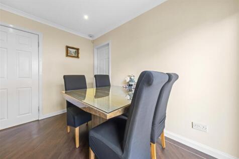 Dining Room (1).JPG