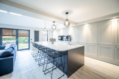 Kitchen Dining Area