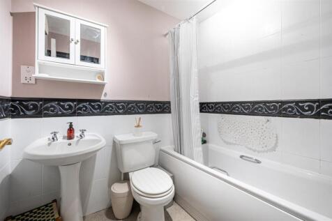 Bathroom.jpg