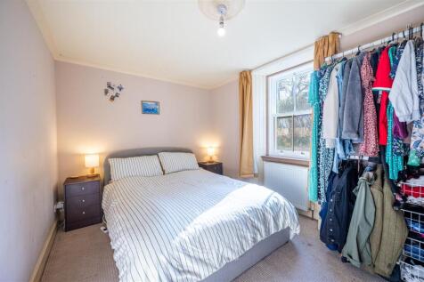 Bedroom 1.jpg