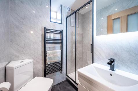 Shower Room.jpg