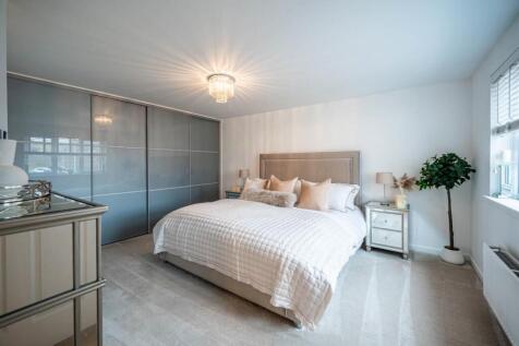 Bedroom (1).jpg