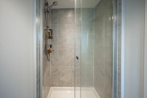 en Suite 2 (1).jpg