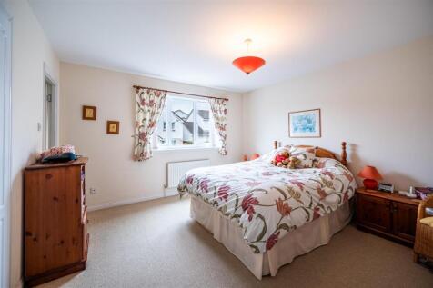 Bedroom1 (1).jpg