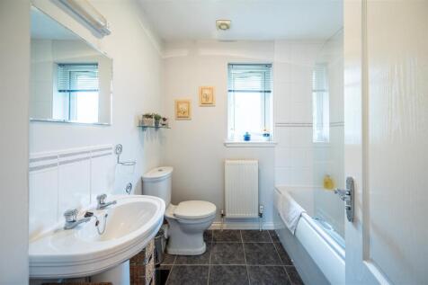 Bathroom.jpg