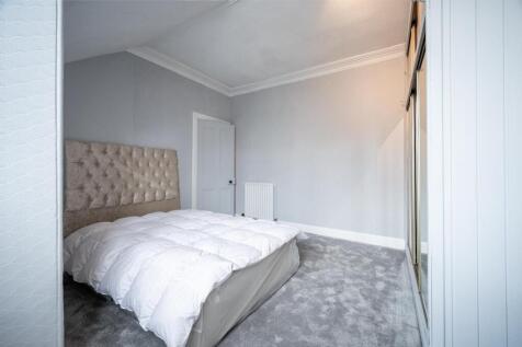 Bed2 (1).jpg