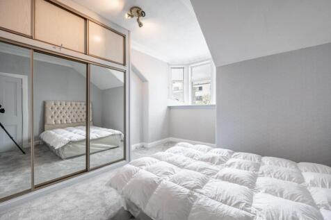 Bed2 (2).jpg