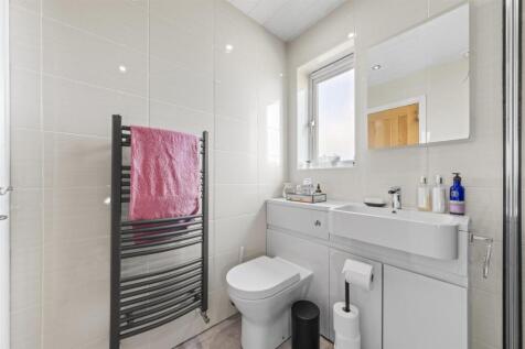Bathroom.JPG