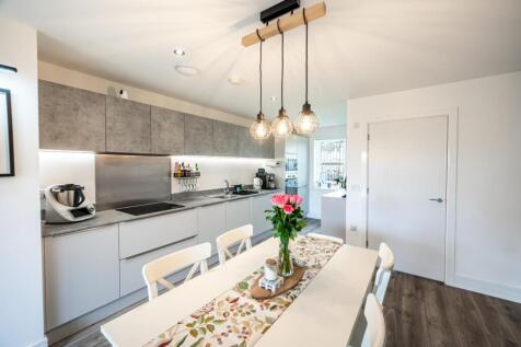 Living room, kitchen (1).jpg