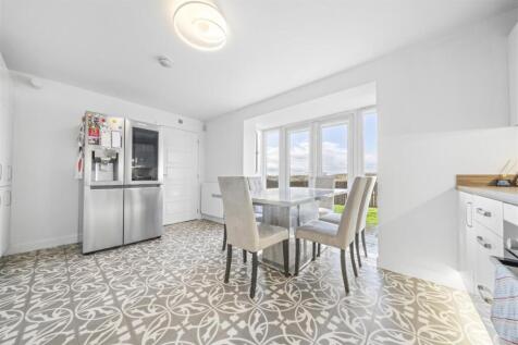 Dining Kitchen (2).JPG