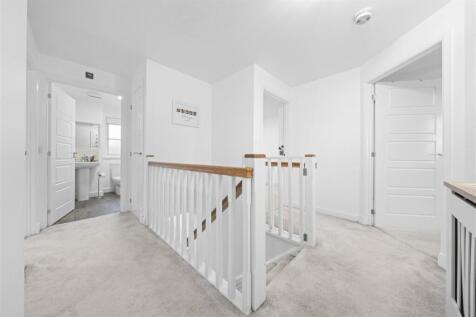 Hallway (2).jpg