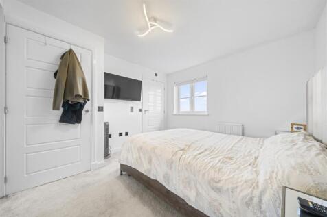 Principle Bedroom (1).jpg