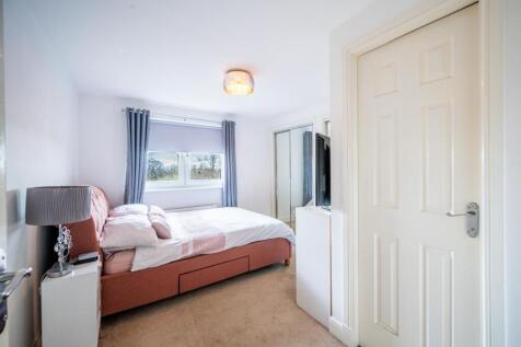 Bedroom 1.2.jpg