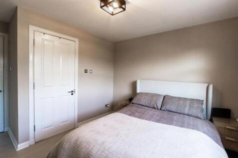 bed1.jpg