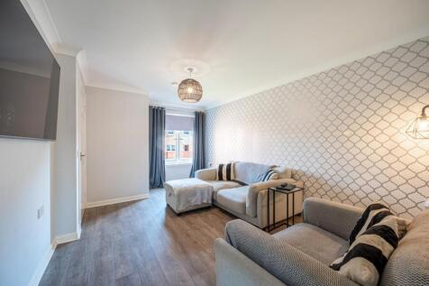 Living Room (1).jpg