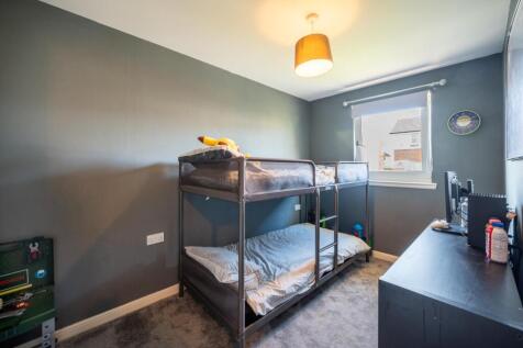 Bed2.jpg