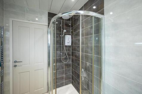 Bathroom (1).jpg