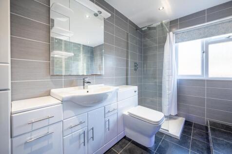 Bathroom (1).jpg