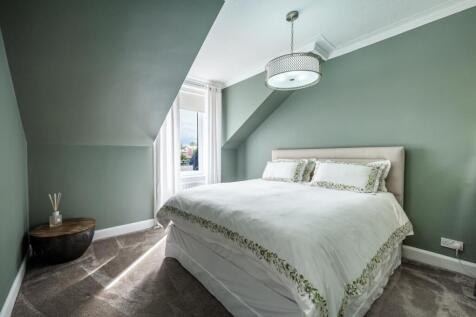 Bed2 (2).jpg
