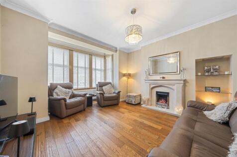 Living Room (2).JPG