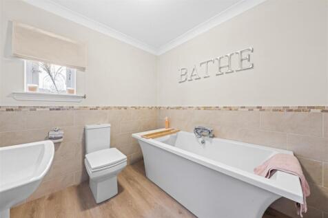 Bathroom.JPG