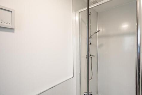 Shower Room (1).jpg