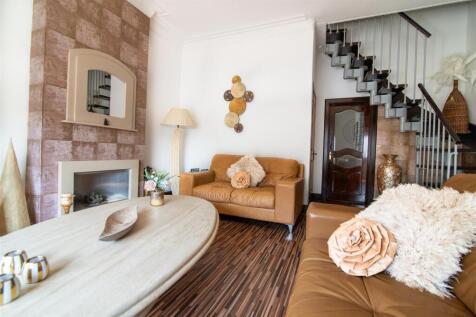 Lounge-1.jpg