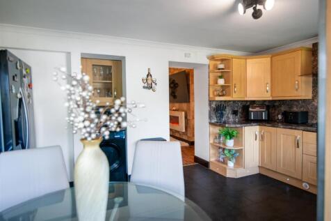 kitchen-1.jpg