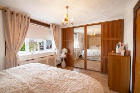 Bedroom.2.jpg