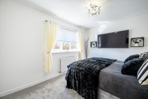 Bedroom (1).jpg