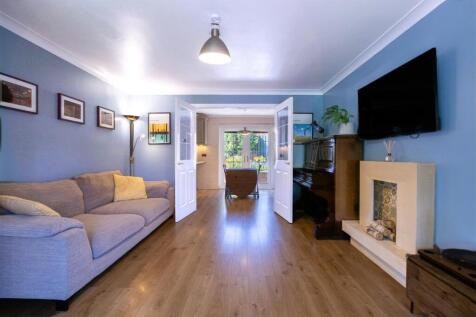 Lounge-1.jpg