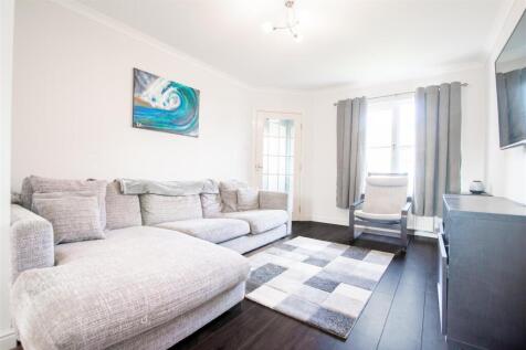Lounge-2.jpg