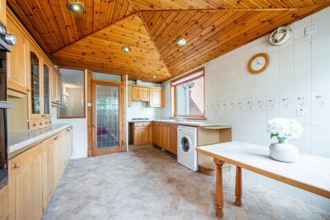 Kitchen (3).jpg