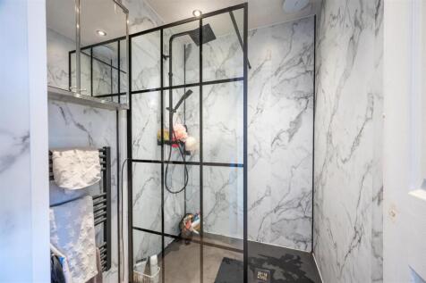 Shower Room.jpg