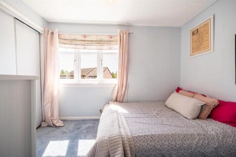 Bed2 (2).jpg