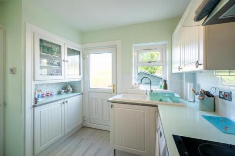 Kitchen (1).jpg