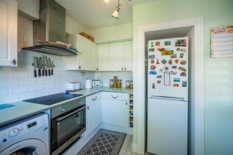 Kitchen (3).jpg
