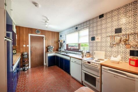 Kitchen (1).jpg