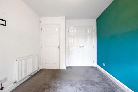 bedroom.one.jpg