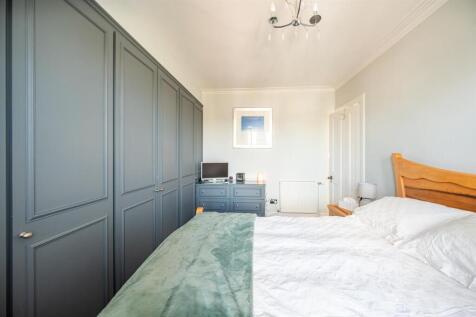Bed1 (1).jpg