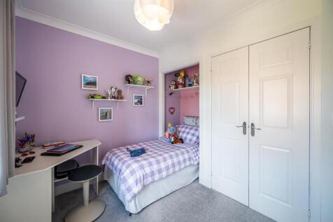 Bed2 (2).jpg