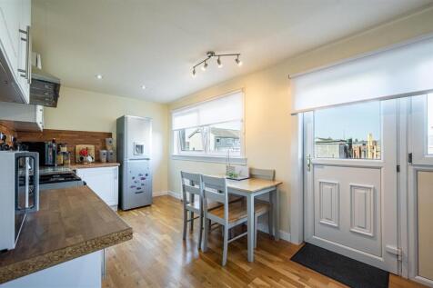 Kitchen (2).jpg