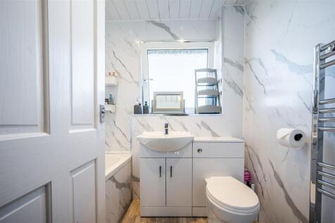 Bathroom.jpg